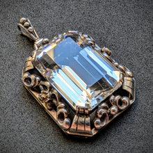 Lade das Bild in den Galerie-Viewer, Jugendstil Anhänger 835 Silber Bergkristall Silberschmiedearbeit antik c. 1920 S