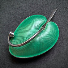 Lade das Bild in den Galerie-Viewer, Vintage Emaille Blatt Brosche Volmer Bahner Denmark VB Sterling Silber 925 alt S