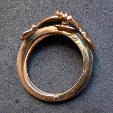 Load image into Gallery viewer, Claddagh Ring 18k 750 Gold beweglich Herz Liebe Freundschaft alt c 1920 RG 49/50