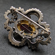 Load image into Gallery viewer, Vintage Brosche 835 Silber Granat rot Tracht Silberschmiedearbeit alt S