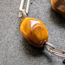 Lade das Bild in den Galerie-Viewer, Vintage Collier 835 Silber Tigerauge Silberschmiedearbeit Kette alt S