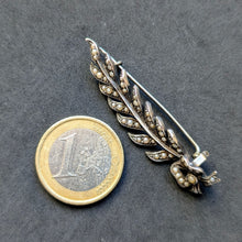 Lade das Bild in den Galerie-Viewer, Victorian Brosche min 750 Silber Perle alt antik c. 1890 S