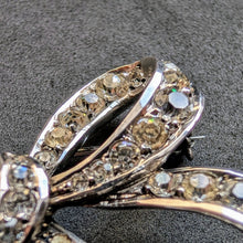 Lade das Bild in den Galerie-Viewer, Jugendstil Brosche 835 Silber Schleife Paste Silberschmiedearbeit alt c. 1920 S