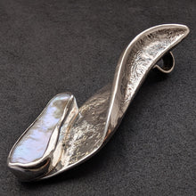 Lade das Bild in den Galerie-Viewer, Moderner Designer Anhänger Sterling Silber 925 Perlmutt Silberschmiedearbeit