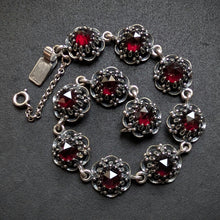 Lade das Bild in den Galerie-Viewer, Vintage Granat Armband 835 Silber Tracht rot alt