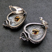 Lade das Bild in den Galerie-Viewer, Vintage Granat Ohrringe Ohrclips Krone Herz Silber teilvergoldet Tracht alt S