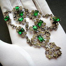 Load image into Gallery viewer, Victorian Silber Collier Paste grün weiß Normandie Frankreich alt antik c. 1880 S
