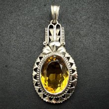 Lade das Bild in den Galerie-Viewer, Jugendstil Art Deco Anhänger Silber Citrin alt antik c. 1920
