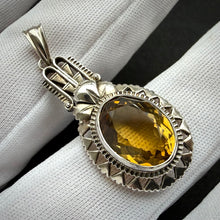 Lade das Bild in den Galerie-Viewer, Jugendstil Art Deco Anhänger Silber Citrin alt antik c. 1920
