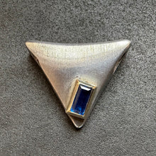 Load image into Gallery viewer, Moderner Designer Anhänger Sterling Silber 925 Saphir blau Goldfassung 8k 333 Gold
