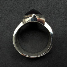 Load image into Gallery viewer, Vintage Tracht Ring Sterling Silber 925 facettierter Granat rot RG 55

