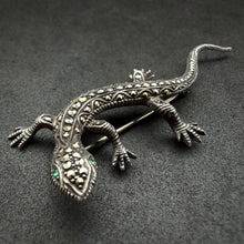 Load image into Gallery viewer, Art Deco Salamander Brosche 835 Silber Markasit Handarbeit alt antik c. 1920
