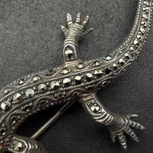 Load image into Gallery viewer, Art Deco Salamander Brosche 835 Silber Markasit Handarbeit alt antik c. 1920
