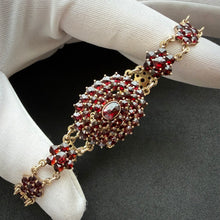 Load image into Gallery viewer, Vintage Granat Armband 900 Silber vergoldet Handarbeit Tracht
