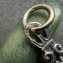 Load image into Gallery viewer, Vintage Herz Anhänger Granat 835 Silber Liebe Tracht
