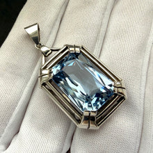 Load image into Gallery viewer, Art Deco Anhänger Silber Spinell blau Design Handarbeit alt antik c. 1920
