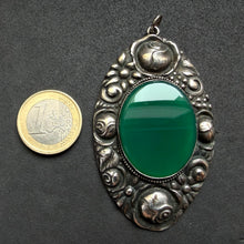 Load image into Gallery viewer, Jugendstil Anhänger 800 Silber Chrysopras Kohm &amp; Haller floral alt antik c. 1910
