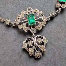 Load image into Gallery viewer, Victorian Silber Collier Paste grün weiß Normandie Frankreich alt antik c. 1880
