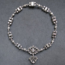 Load image into Gallery viewer, Victorian Silber Collier Paste grün weiß Normandie Frankreich alt antik c. 1880
