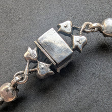 Load image into Gallery viewer, Victorian Silber Collier Paste grün weiß Normandie Frankreich alt antik c. 1880
