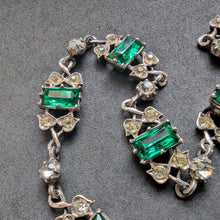 Load image into Gallery viewer, Victorian Silber Collier Paste grün weiß Normandie Frankreich alt antik c. 1880
