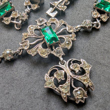 Load image into Gallery viewer, Victorian Silber Collier Paste grün weiß Normandie Frankreich alt antik c. 1880
