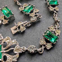 Load image into Gallery viewer, Victorian Silber Collier Paste grün weiß Normandie Frankreich alt antik c. 1880
