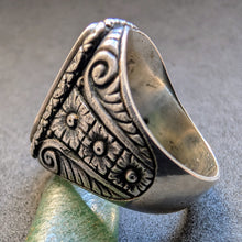 Lade das Bild in den Galerie-Viewer, Ring Heiliger Georg Drachentöter 800 Silber alt antik c. 1920 RG 64 S
