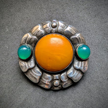 Lade das Bild in den Galerie-Viewer, Georg Jensen Jugendstil Brosche 49 Bernstein Chrysopras 928 Silber 1909 - 1914 S
