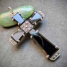 Lade das Bild in den Galerie-Viewer, Art Deco Kreuz Anhänger min 800 Silber Onyx Markasit alt c. 1920 S
