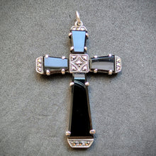 Lade das Bild in den Galerie-Viewer, Art Deco Kreuz Anhänger min 800 Silber Onyx Markasit alt c. 1920 S
