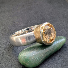 Lade das Bild in den Galerie-Viewer, Designer Ring Citrin gelb 925 Silber Goldfassung RG 57/58 S
