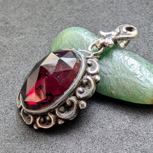 Load image into Gallery viewer, Vintage Granat Anhänger Tracht 835 Silber alt S
