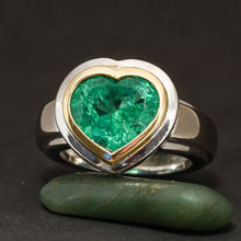 Lade das Bild in den Galerie-Viewer, Herz Ring 18k 750 Weißgold Smaragd Kolumbien 4,8 Carat Verlobungsring RG 54
