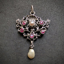 Lade das Bild in den Galerie-Viewer, Antiker Neorenaissance Silber Anhänger Rubin Perle floral alt c. 1860 S
