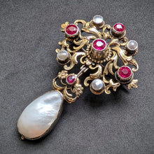 Load image into Gallery viewer, Neorenaissance Silber Brosche Rubin Perle Perlmutt floral alt antik c. 1870 S
