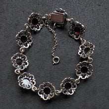 Lade das Bild in den Galerie-Viewer, Vintage Granat Armband 835 Silber Tracht rot alt
