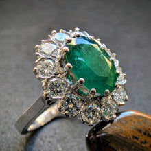 Lade das Bild in den Galerie-Viewer, Entourage Ring Gold 14k 585 Wien Smaragd 1,3 Carat Diamanten 1 Carat RG 53 S
