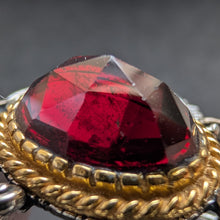 Lade das Bild in den Galerie-Viewer, Vintage Brosche 835 Silber Granat rot Tracht Silberschmiedearbeit alt S
