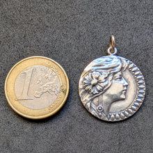 Lade das Bild in den Galerie-Viewer, Jugendstil Anhänger 800 Silber Dame Frau Kopf alt antik c. 1920 S
