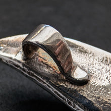 Lade das Bild in den Galerie-Viewer, Moderner Designer Anhänger Sterling Silber 925 Perlmutt Silberschmiedearbeit
