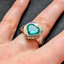 Lade das Bild in den Galerie-Viewer, Herz Ring 18k 750 Weißgold Smaragd Kolumbien 4,8 Carat Verlobungsring RG 54
