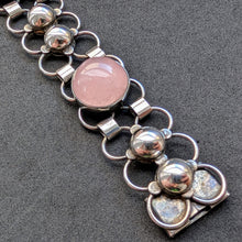 Lade das Bild in den Galerie-Viewer, Mid Century Armband Adolf Regelmann Stuttgart 925 Silber Rosenquarz alt 1950s S
