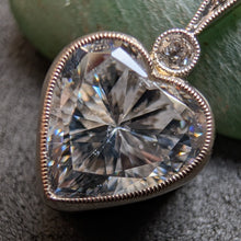 Lade das Bild in den Galerie-Viewer, Art Deco Herz Collier 18k 750 Gold Platin Diamant Kette alt c. 1920 S
