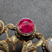 Load image into Gallery viewer, Neorenaissance Silber Brosche Rubin Perle Perlmutt floral alt antik c. 1870 S
