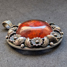 Lade das Bild in den Galerie-Viewer, Anhänger N. E. From Danmark Bernstein Sterling Silber 925 florales Design S
