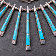 Load image into Gallery viewer, Navajo Collier Sterling Silber 925 Türkis Inlay massive Silberschmiedearbeit S
