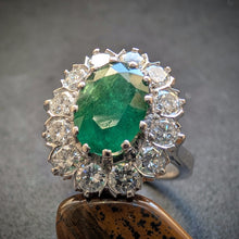 Lade das Bild in den Galerie-Viewer, Entourage Ring Gold 14k 585 Wien Smaragd 1,3 Carat Diamanten 1 Carat RG 53 S
