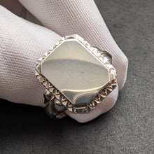 Lade das Bild in den Galerie-Viewer, Jugendstil Monogramm Ring 835 Silber freie Platte zum Gravieren Initialen RG 62
