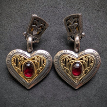 Lade das Bild in den Galerie-Viewer, Vintage Tracht Herz Ohrringe 835 Silber vergoldet Granat Silberschmiedearbeit S
